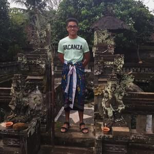 Meet your Posher, Daniel